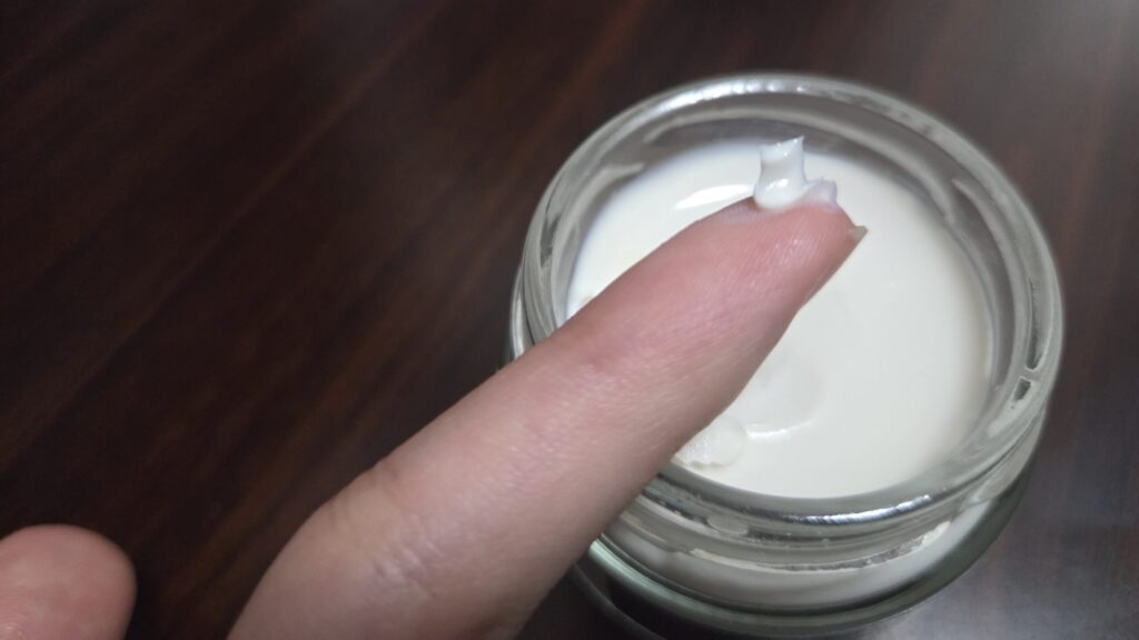 スタンダードプロダクツの乳化性クリーム。シューケア初心者でも使いやすい革靴用クリーム